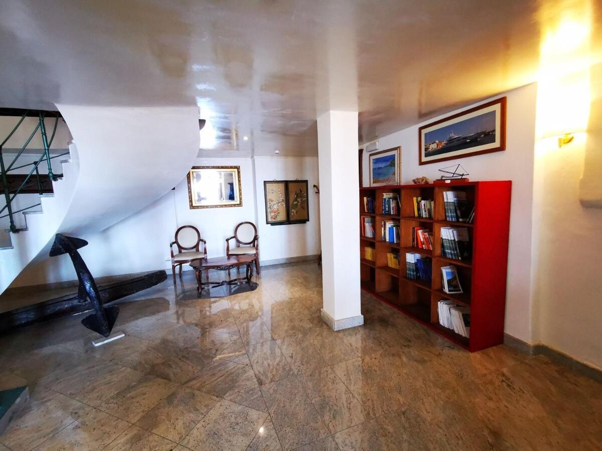 Hotel Hieracon Carloforte  Zewnętrze zdjęcie